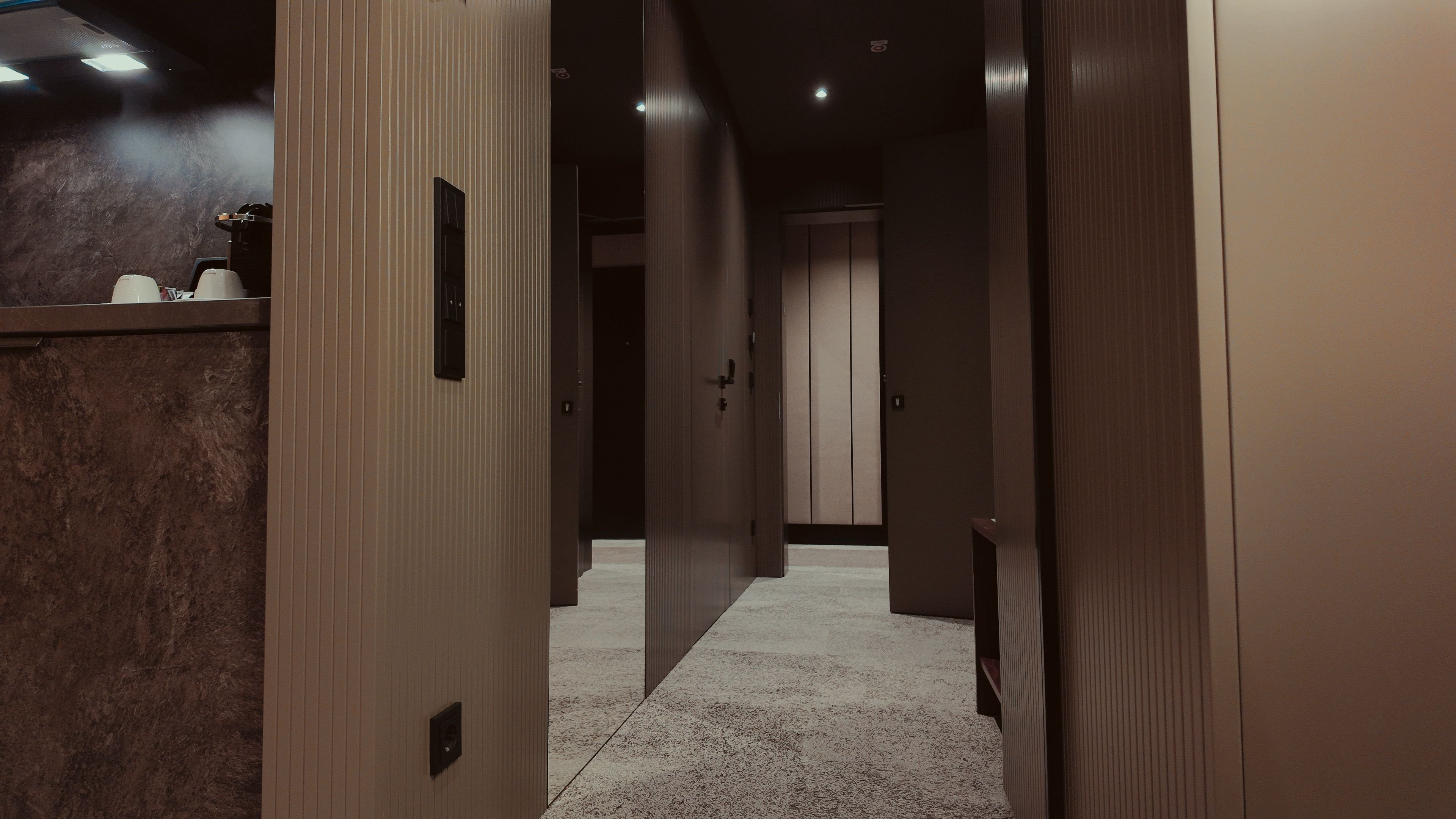 Bellman Hotel 23/38