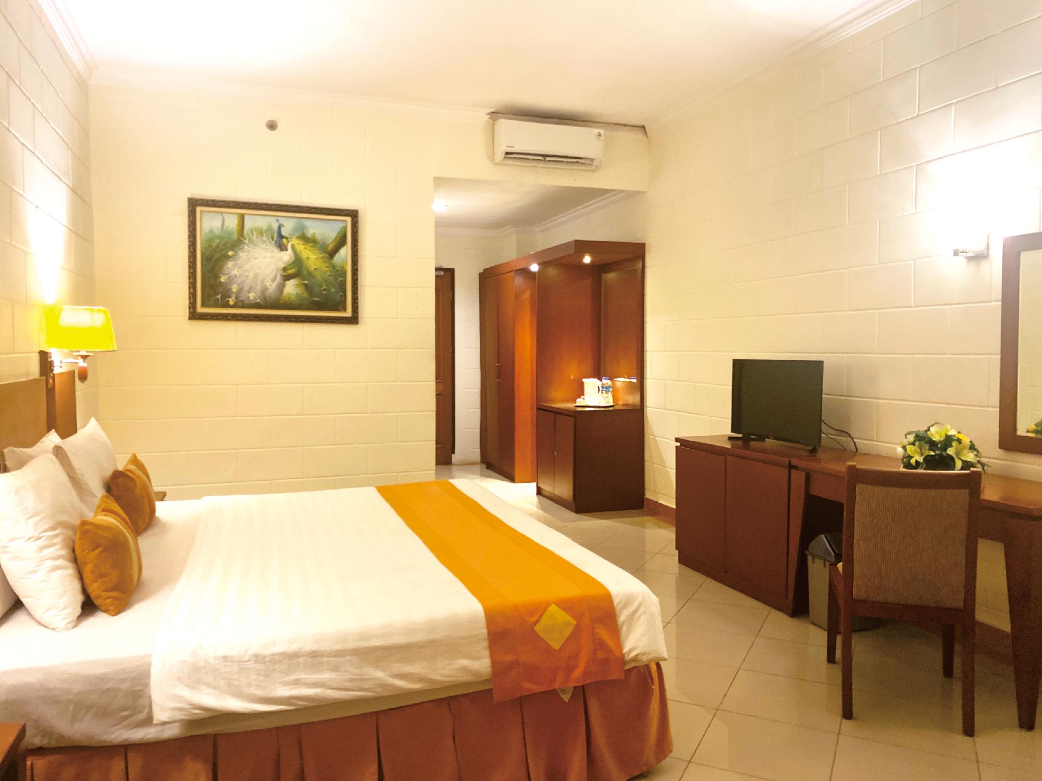 DELUXE, DOUBLE BED
