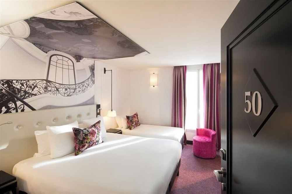 2 BEDROOMS, CONNECTING, FAMILY SUITE