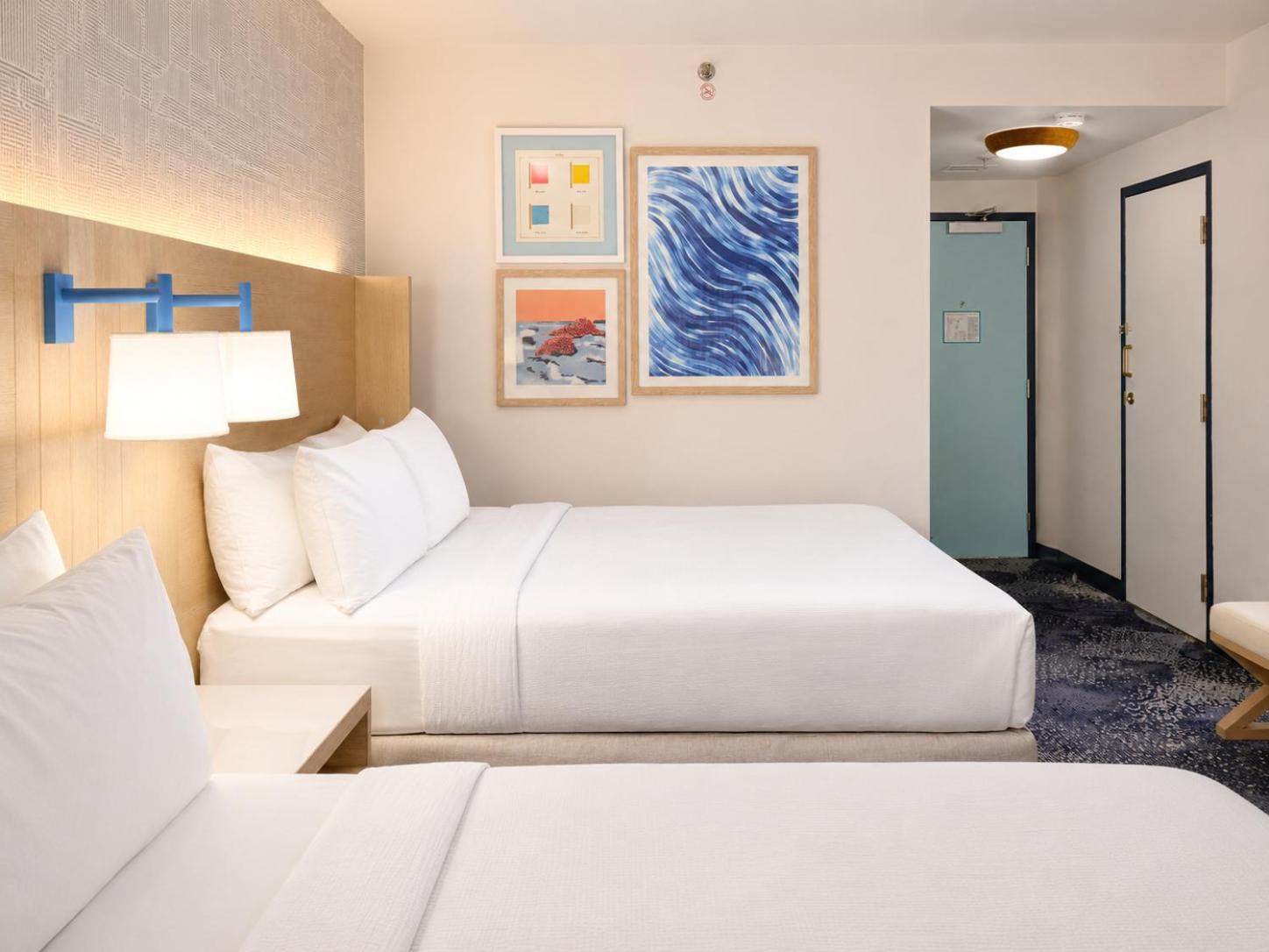 غرفة بسرير كوين في طابق منخفض، Hotel 1620 Plymouth Harbor 3/6