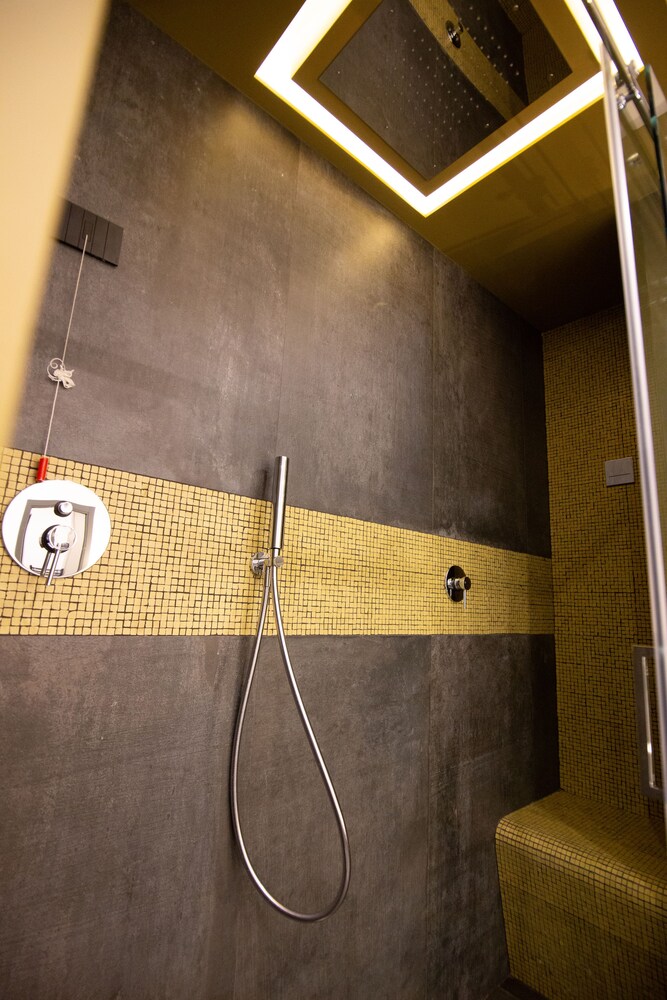 Napoliurbansuite 32/50