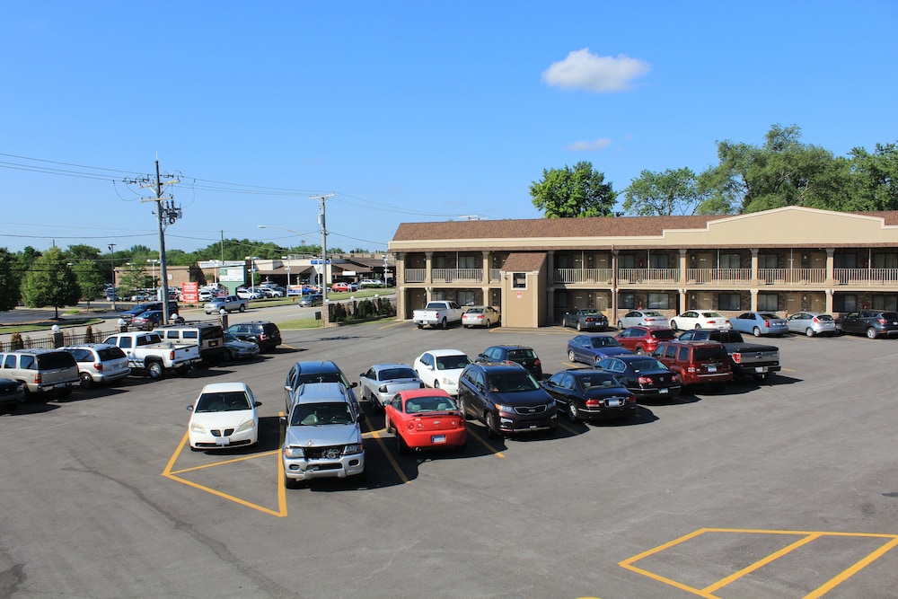 American Inn & Suites 23/28