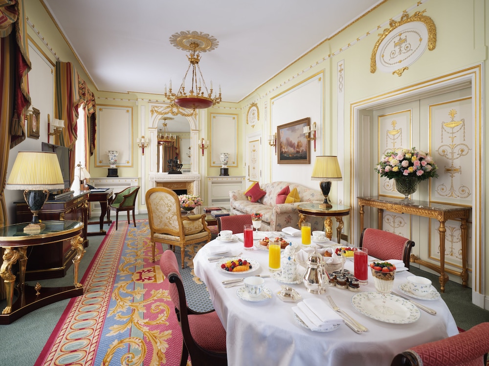 RITZ LONDON 85/99