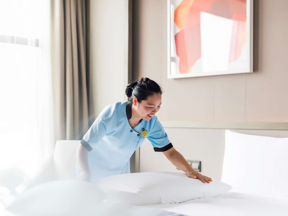 NOVOTEL SHANGHAI CLOVER 34/73