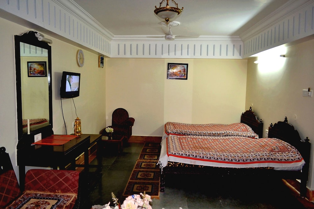 MAHADEV PALACE. 18/26