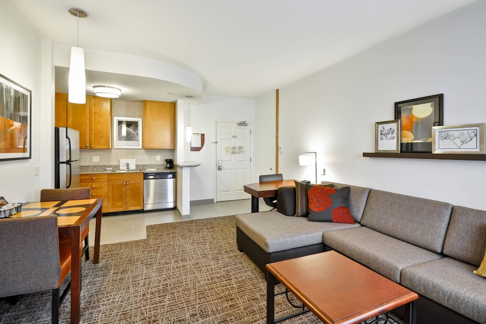 Residence Inn by Marriott St. Louis O Fallon 33/46