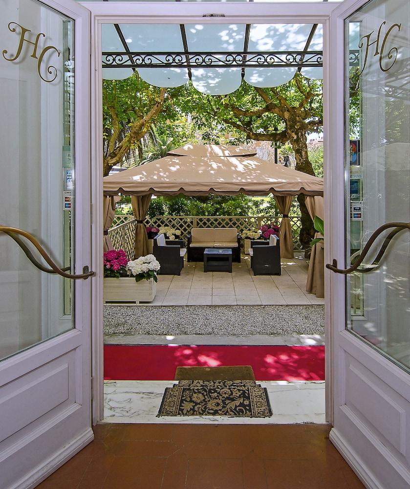 Coluccini Hotel 4/33