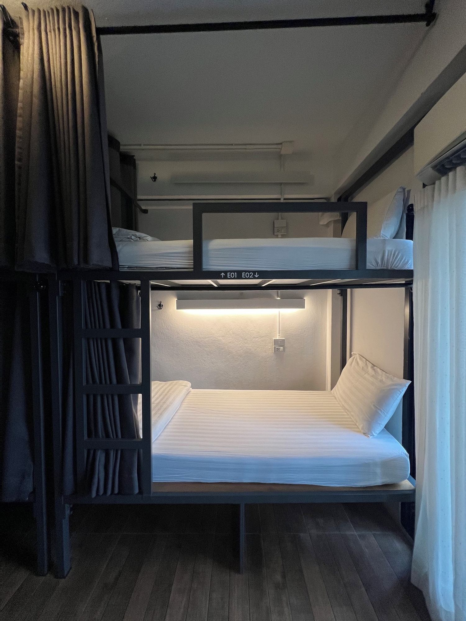 FEMALE DORM, SHARED BATHROOM