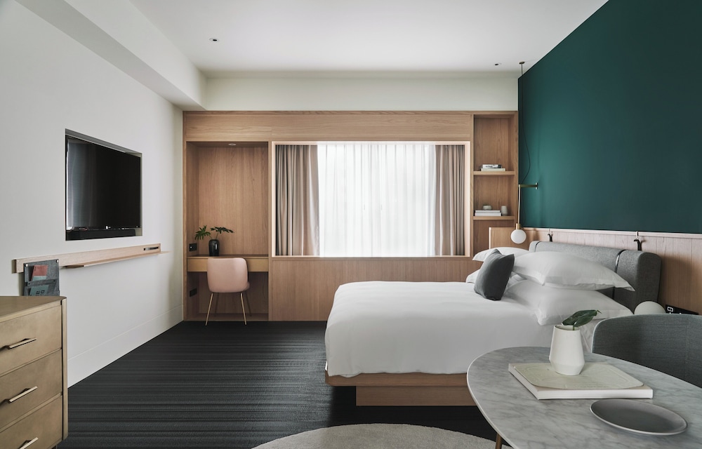 Premium, King Bed, Bath and Shower