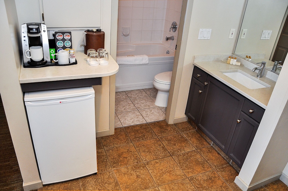 Manteo Resort Waterfront Hotel Villas 25/70