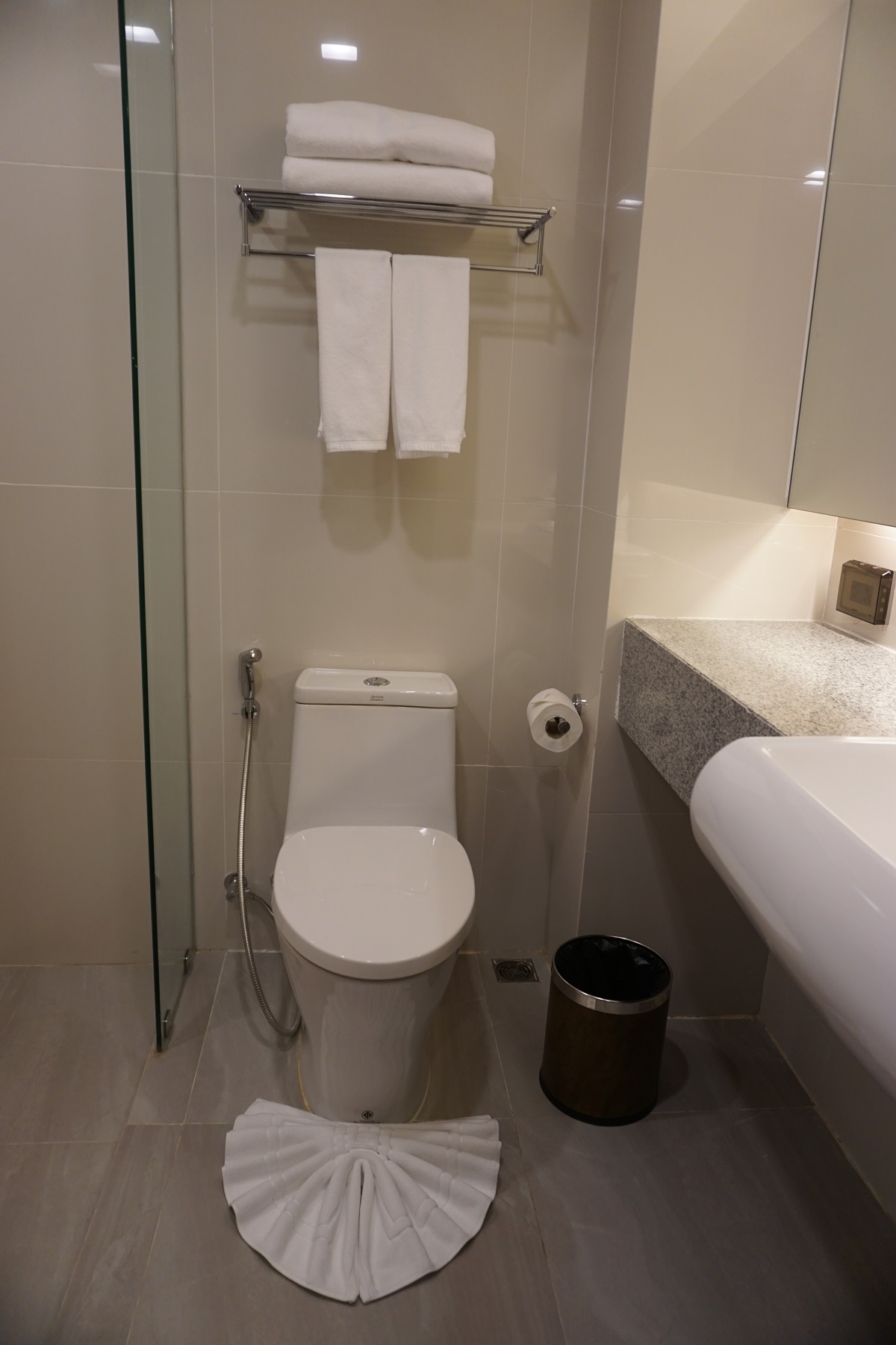 GRAND, DELUXE, DOUBLE BED