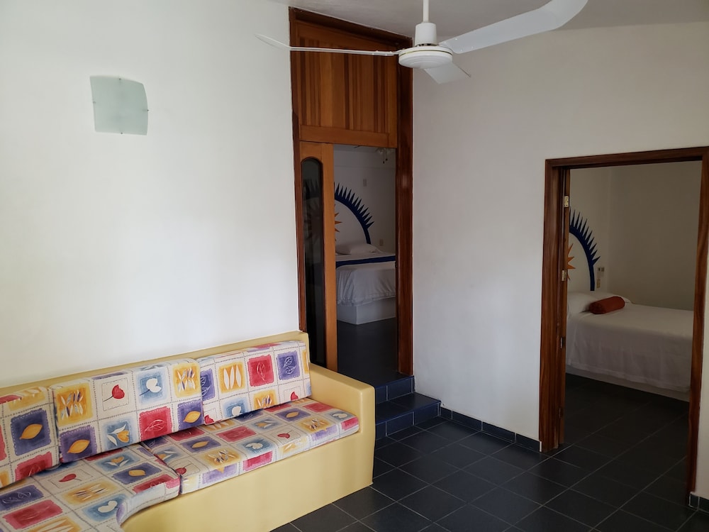 Hotel &amp; Club Campestre Altos Paraiso 17/50
