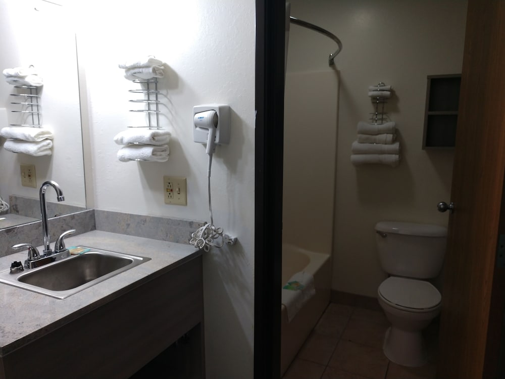 Park Inn by Radisson Maryville 48/50