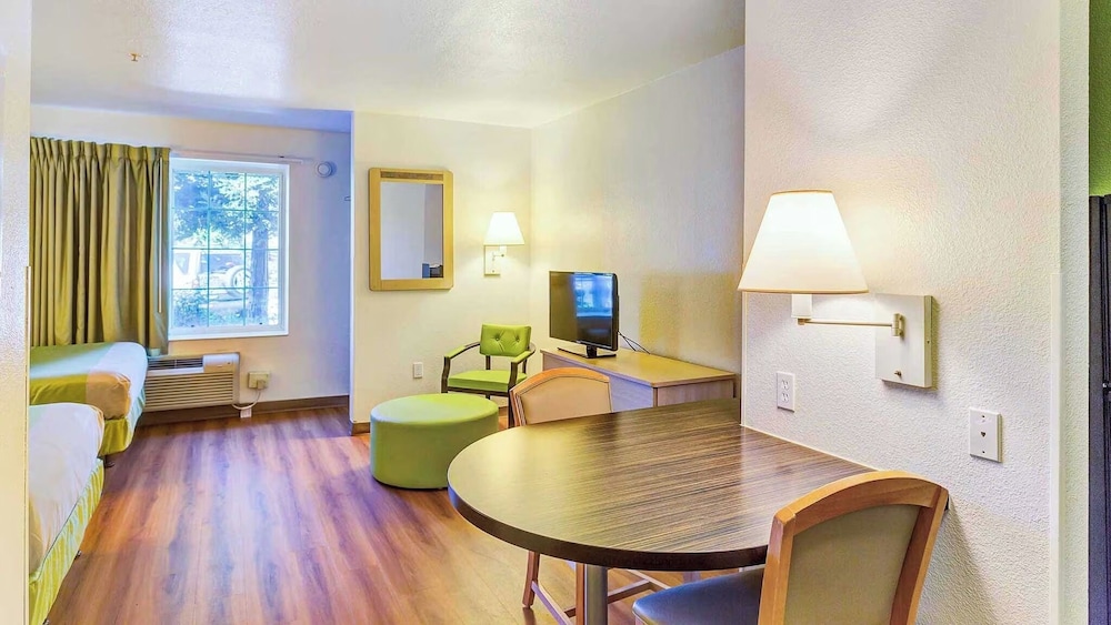 Motel6 Belmont, CA San Francisco Redwood City 48/61