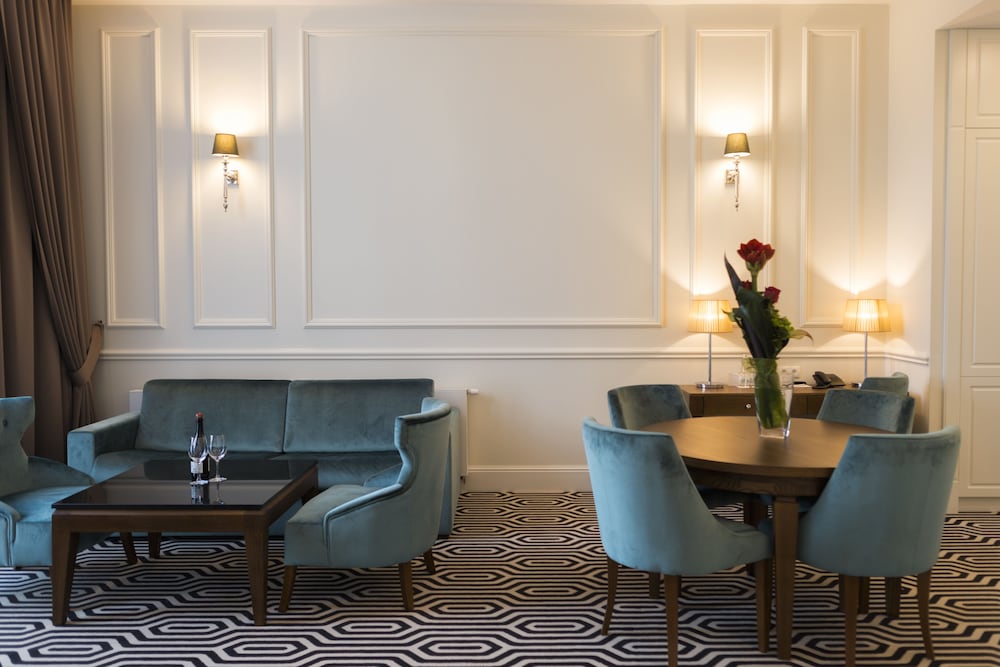 Royal Hotel and Spa 29/34