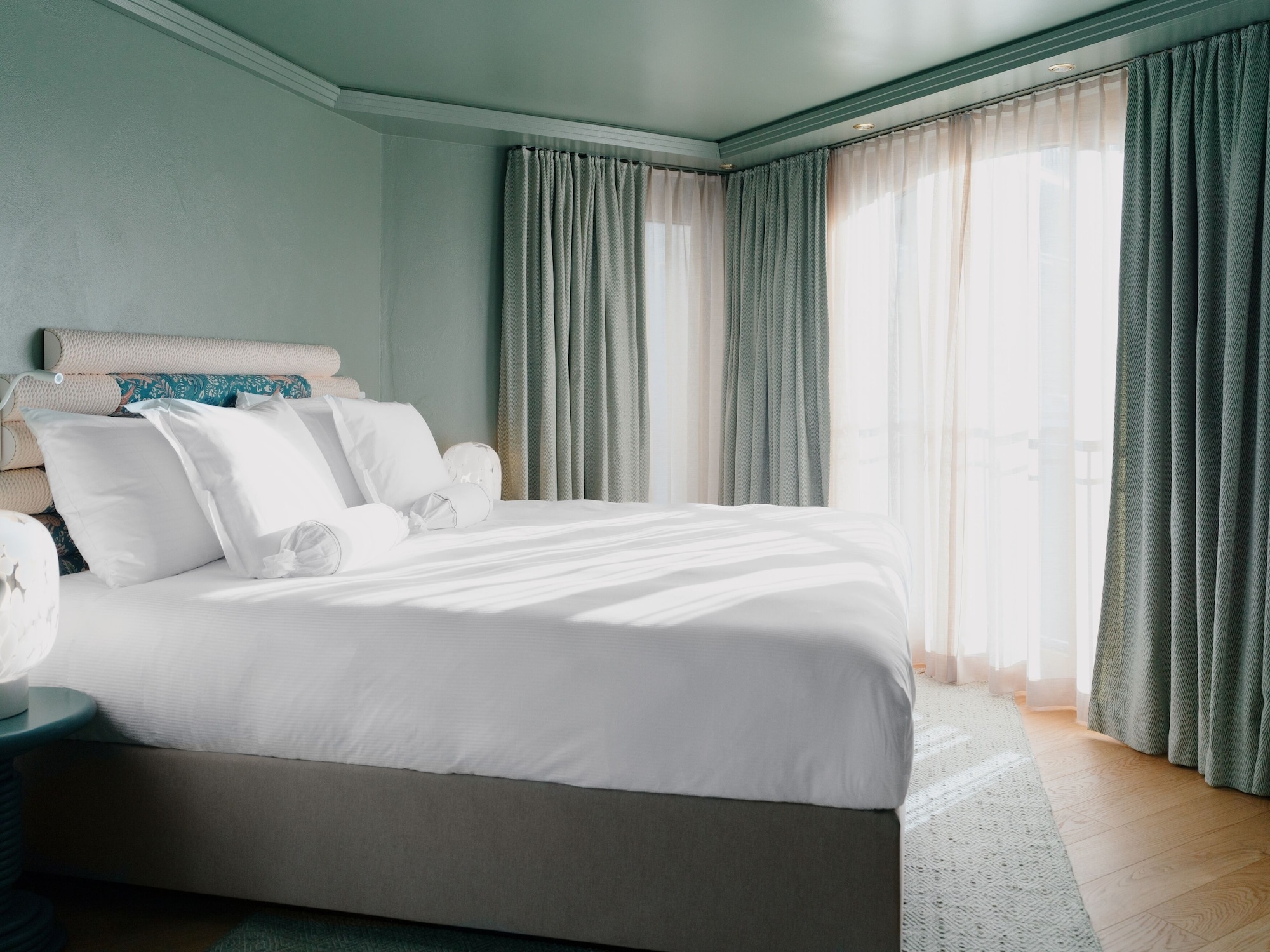 PANORAMA, SUITE, MOUNTAIN VIEW