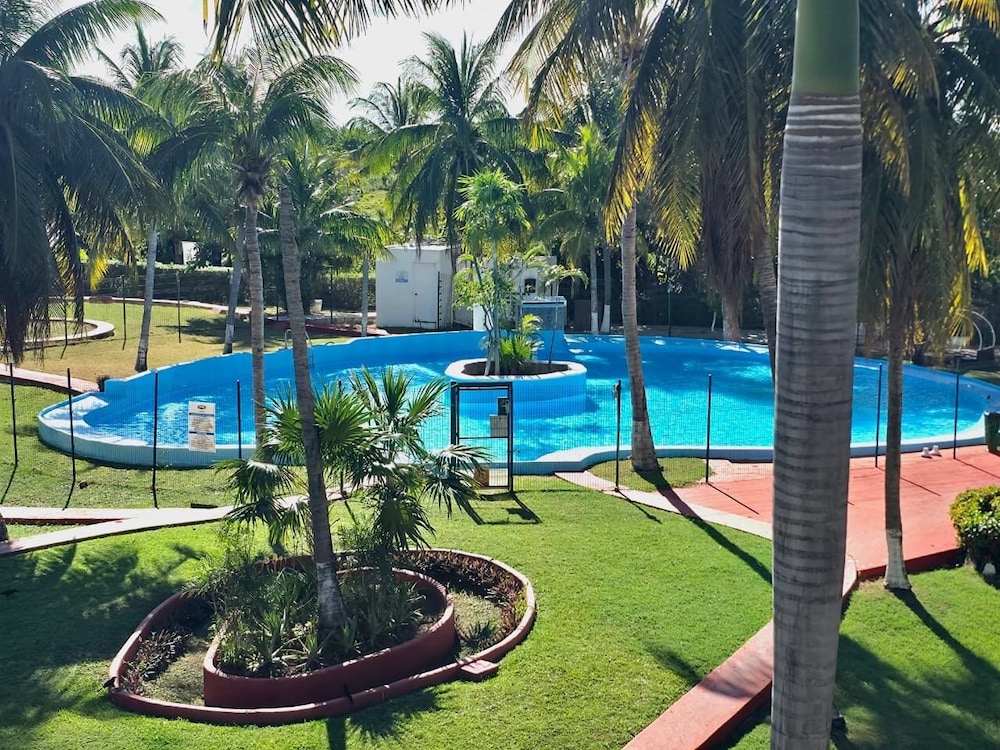 Nirvana Hostel Cancun Hotel Zone 48/51