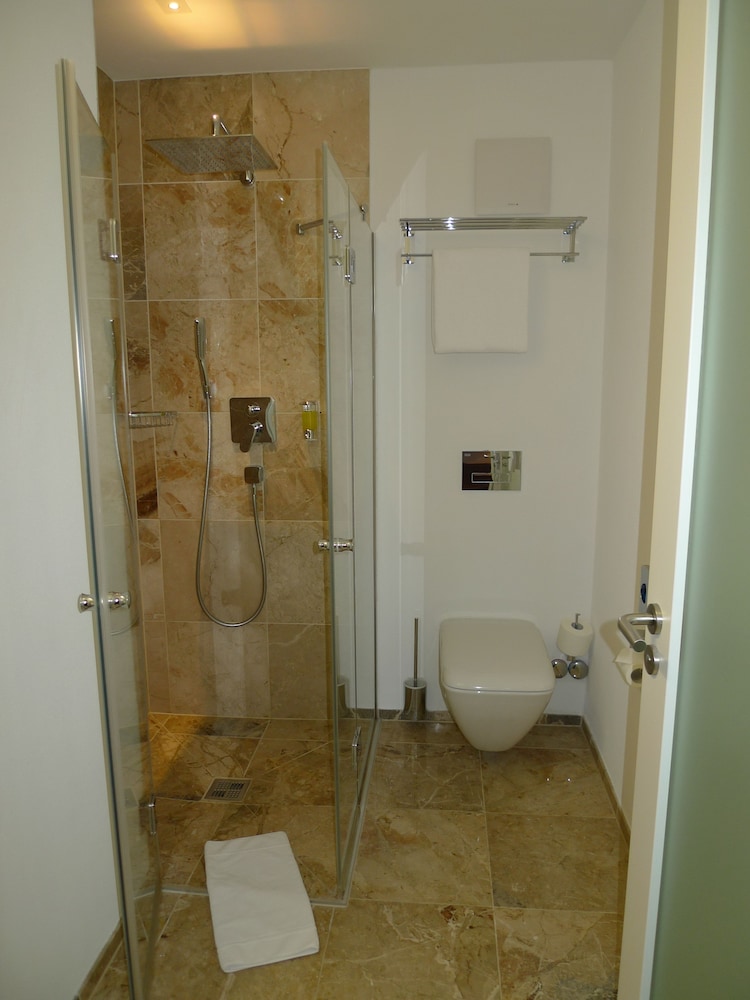 Businesshotel Lux 48/50