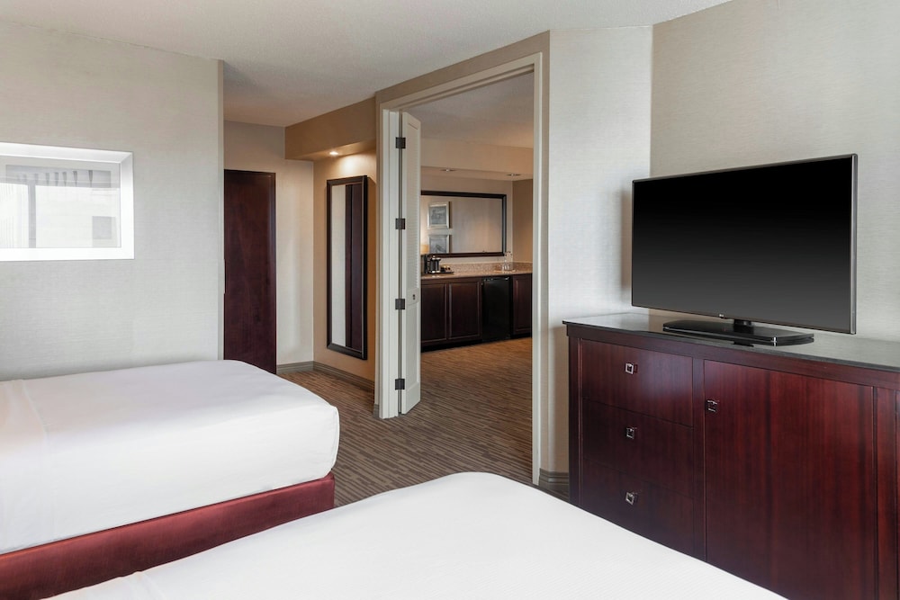 The Capital Suites Hotel 16/60