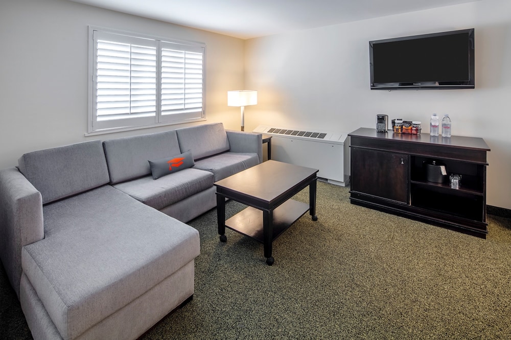 Collegian Hotel and Suites, Trademark Collection By Wyndham 32/59