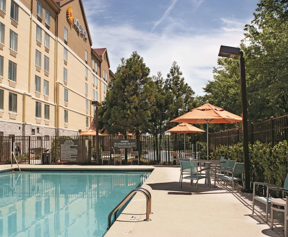 La Quinta Inn & Suites by Wyndham Atlanta Airport North 1/60