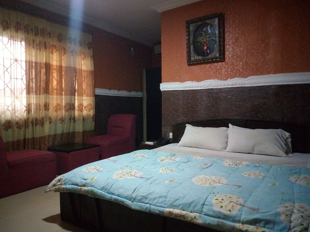 Joybam Hotel and Events Center Ososami 3/12
