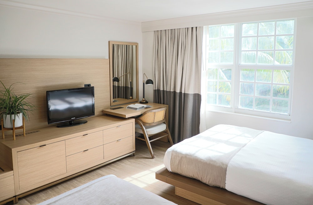 SUPERIOR, 2 QUEEN BEDS, ACCESSIBLE