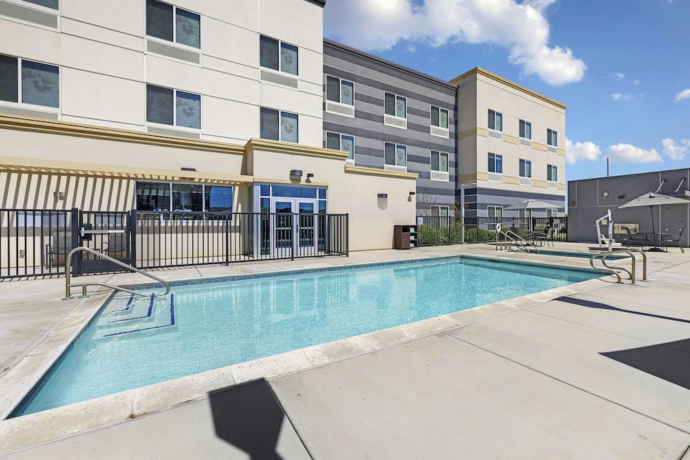 Fairfield Inn & Suites by Marriott Lodi 2/14