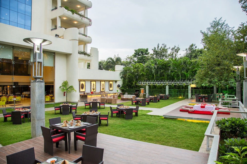 Ellaa Hotel 53/58