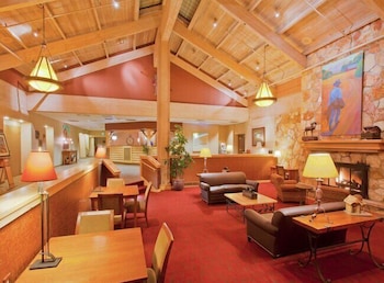 Field & Stream Lodge Bozeman 38/53