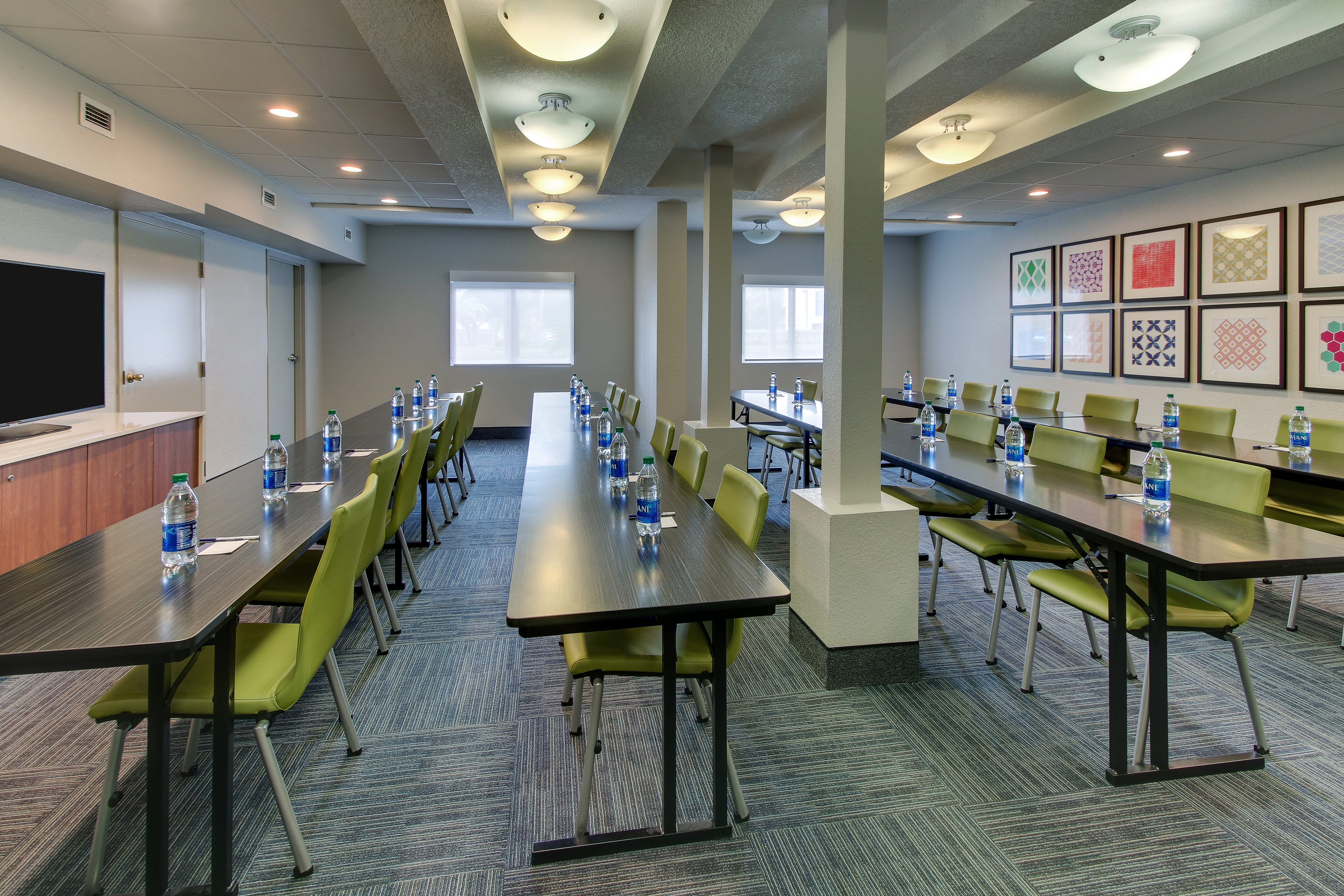 Holiday Inn Express West Palm Beach Metrocentre 66/74