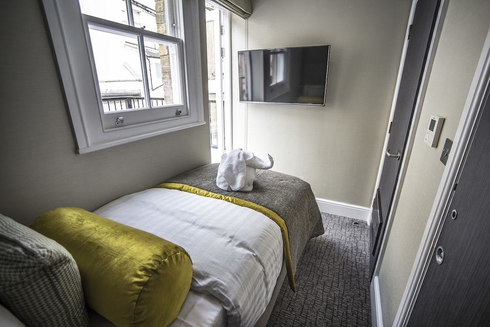 Mornington Hotel London Victoria 12/51