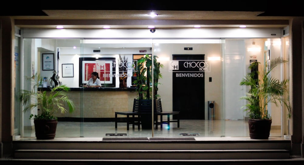 Choco's Hotel 8/31