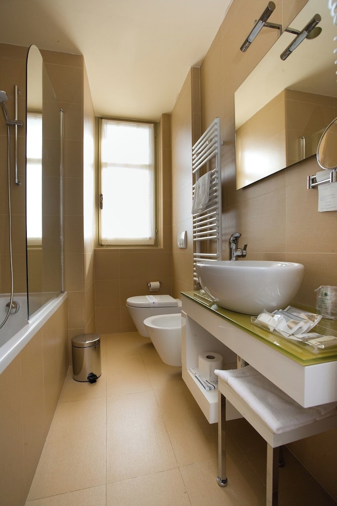 Hotel Castello Di Santa Vittoria 44/47
