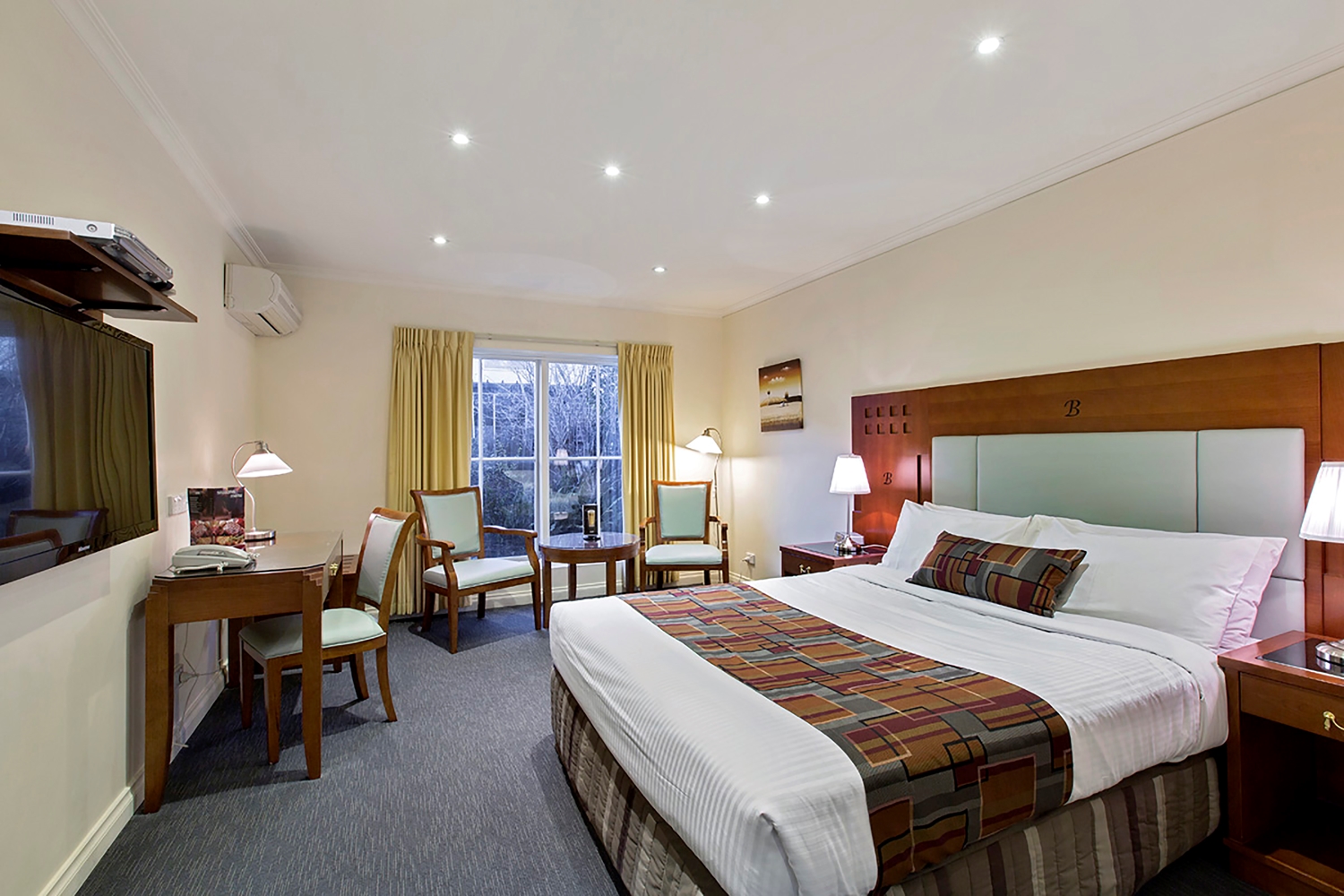 Best Western Plus Buckingham International 2/24