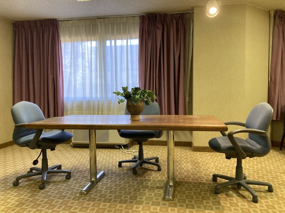 Days Inn By Wyndham Sherman 49/54