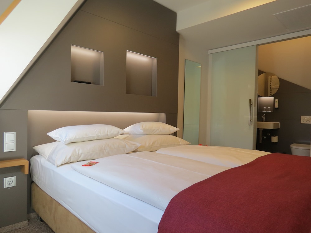 Hotel Neuthor 8/50