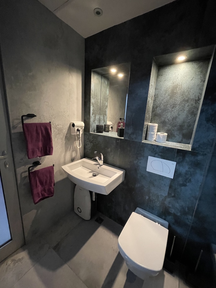 Joan Apartments & Spa 48/50