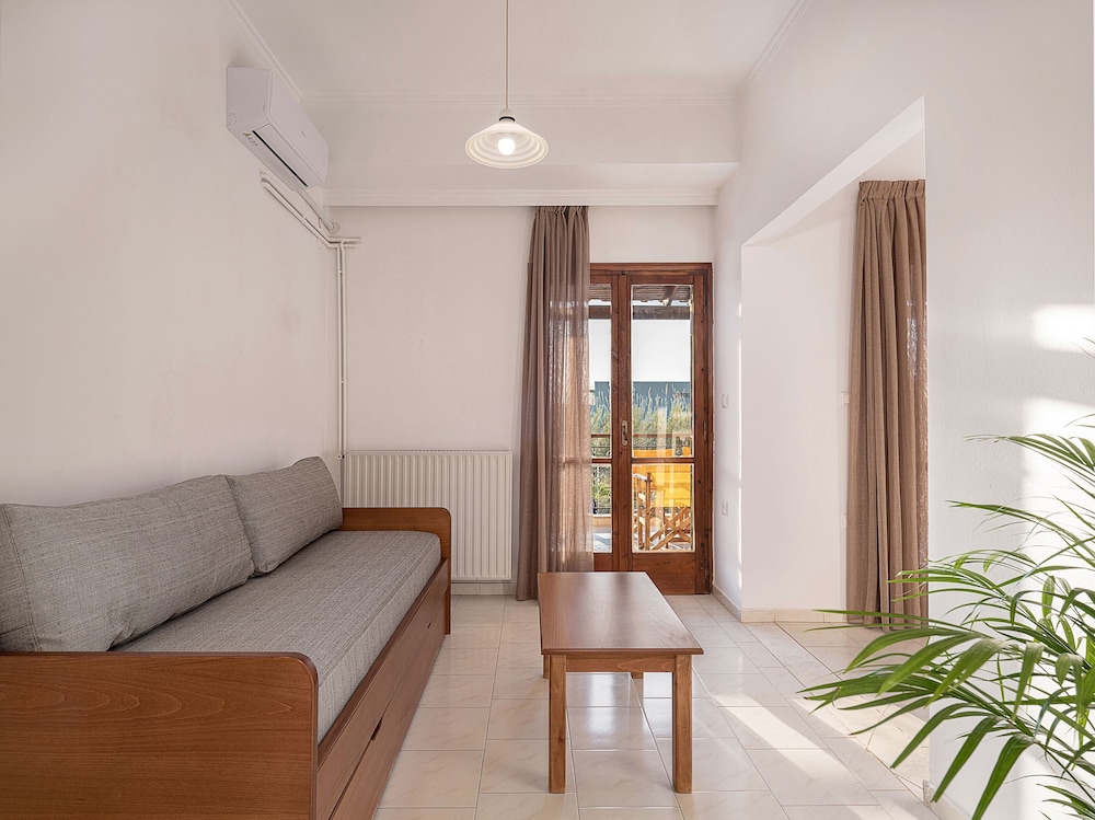Artemis Hotel Apartments 34/50