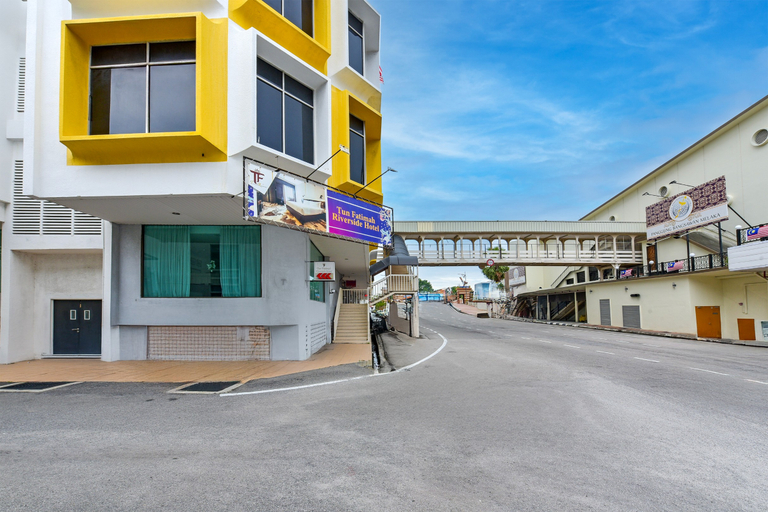 Sunday Malacca Formerly Tun Fatimah 18/20
