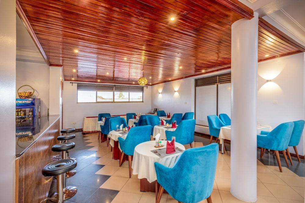 Entebbe Travelle'rs Inn 39/50