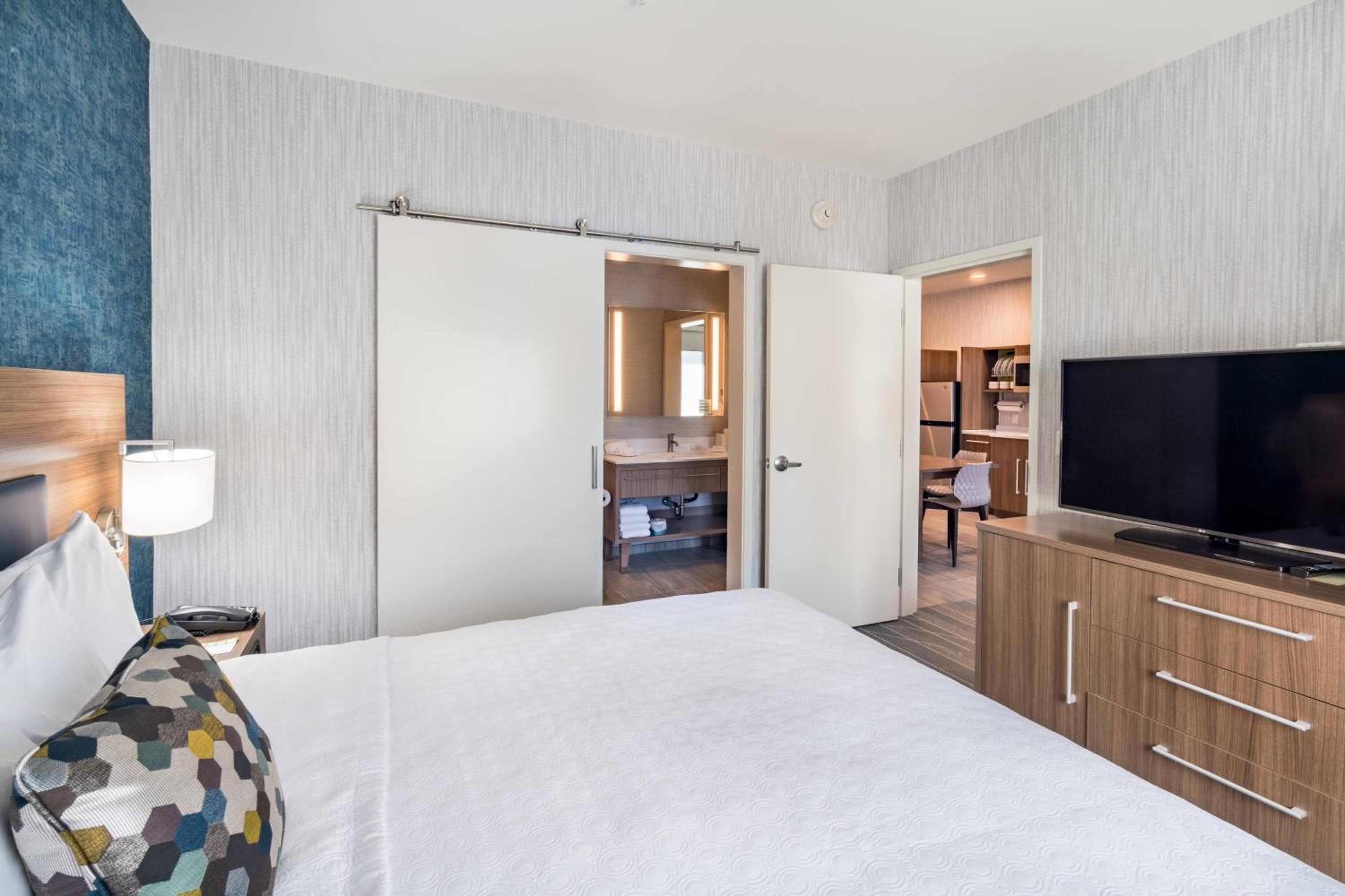 1 Bedroom, Suite, King Bed, Sofa, Home2 Suites by Hilton Temecula, CA 2/9