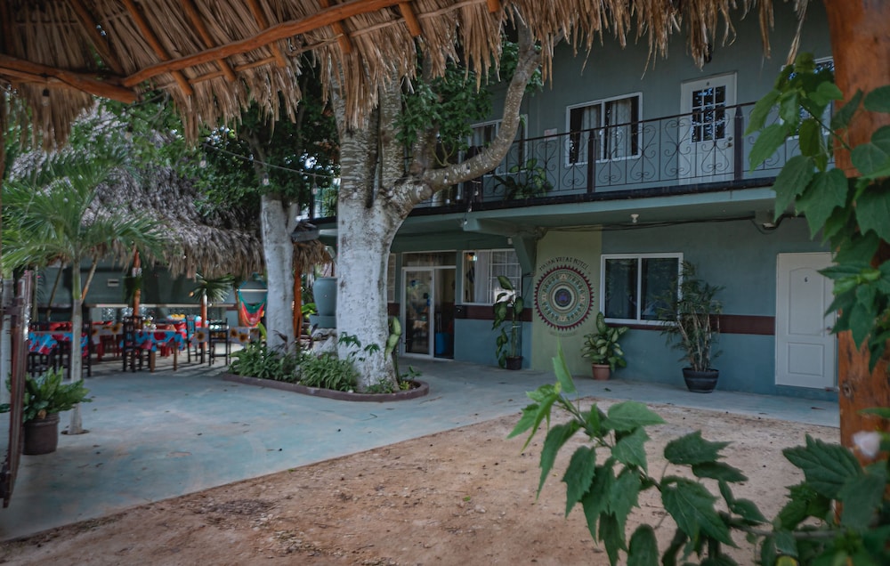 Mayan Villas Hotel 67/74