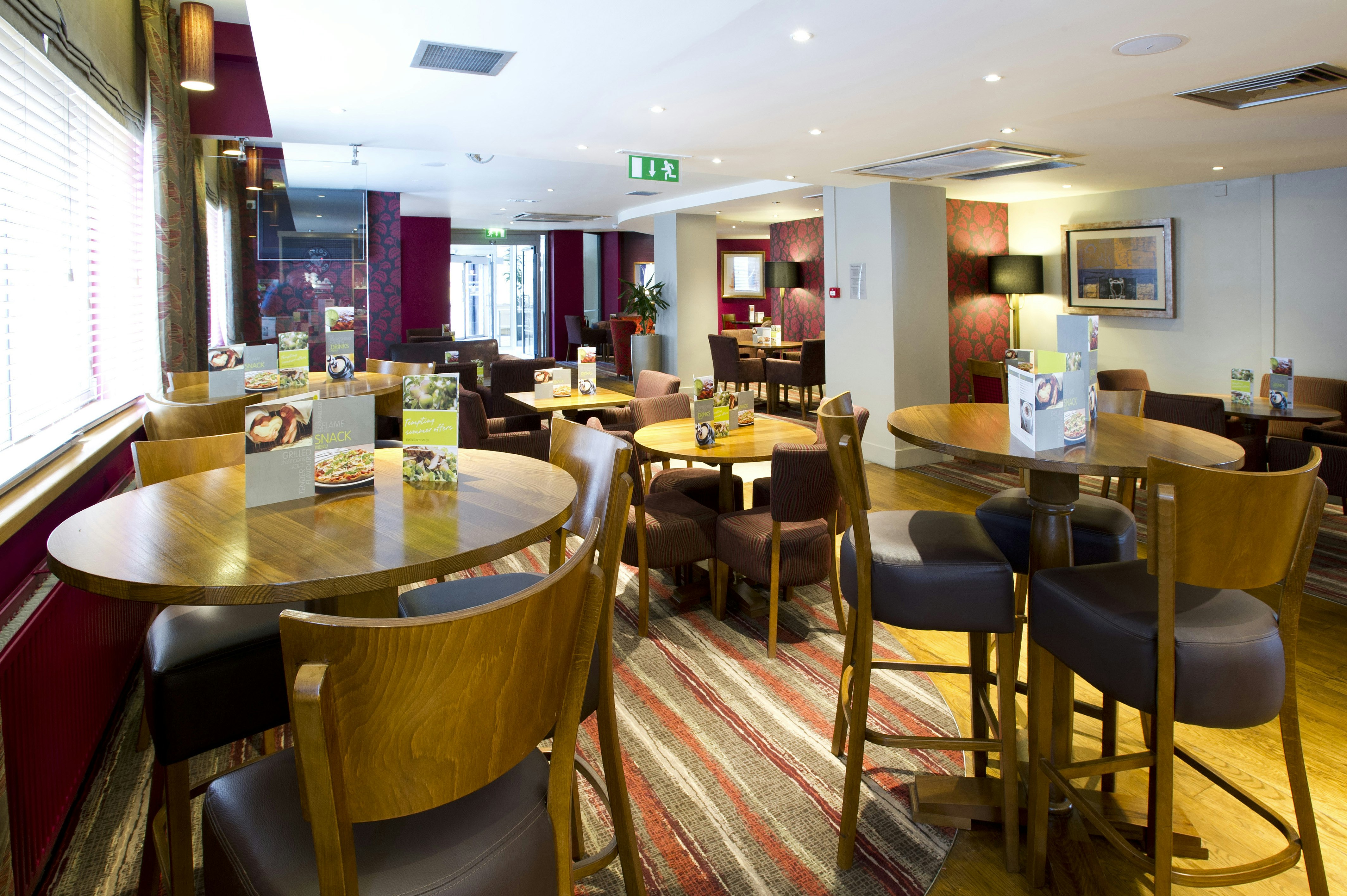 Premier Inn Glasgow City Centre (George Square) Hotel 32/48