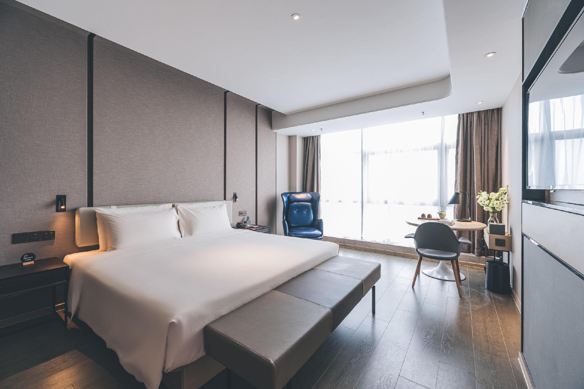 Atour Hotel (Jiangyin Binjiang Middle Road Sports Center) 8/28
