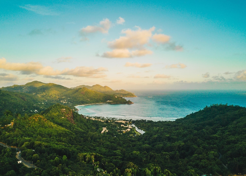 Kempinski Seychelles Resort 76/78