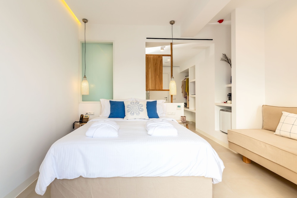 Bluetopia Suites 17/42