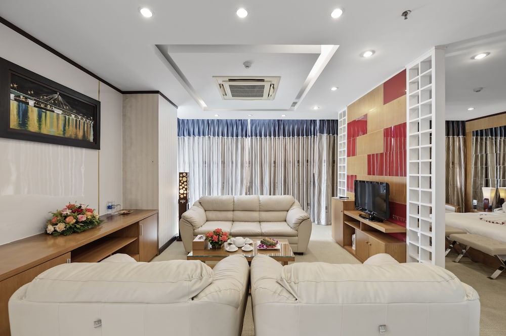 Da Nang Petro Hotel 40/71