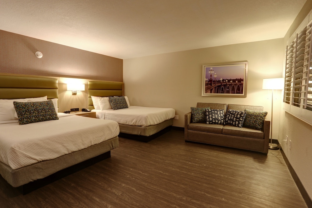 GreenTree Pasadena Inn 17/57