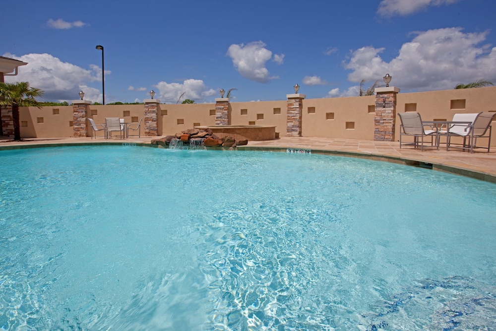 Holiday Inn Express & Suites Houston Space Ctr - Clear Lake 45/50
